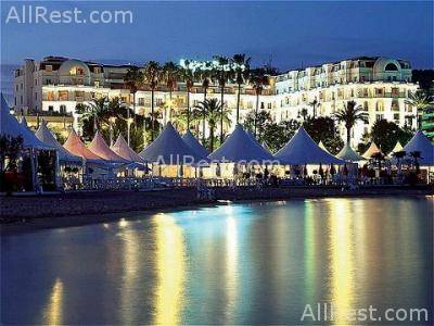 Hotel Majestic Barriere 8